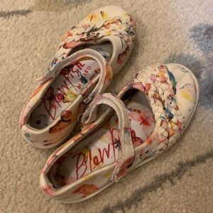 Girls / toddler size 8 Blowfish floral canvas shoes